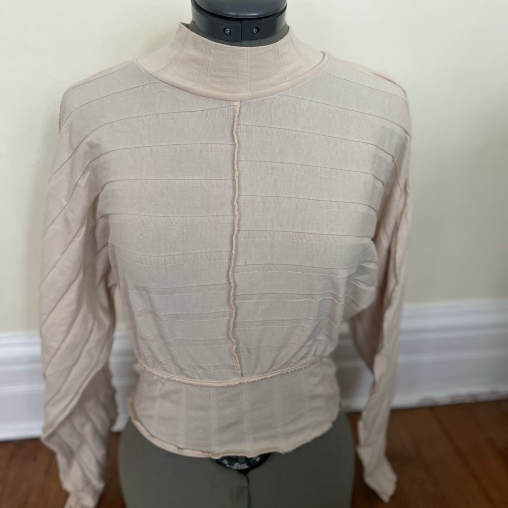 Turtleneck cropped long sleeve!